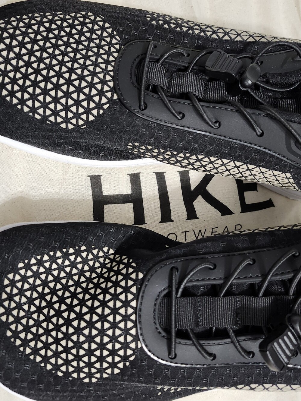 HIKE Black Mesh Lightweight Men's Sneakers
